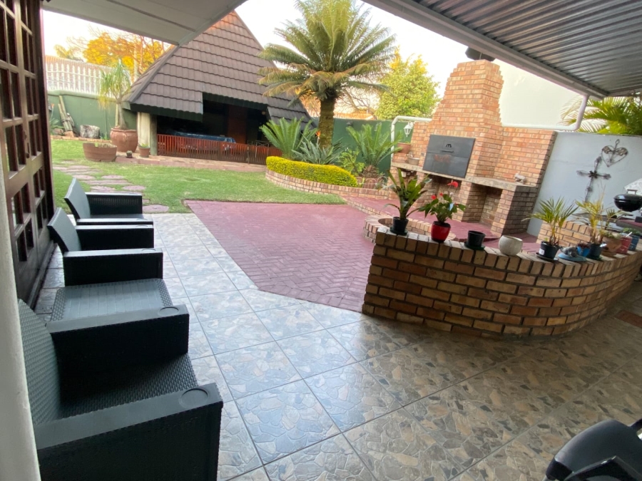 3 Bedroom Property for Sale in Protea Park North West